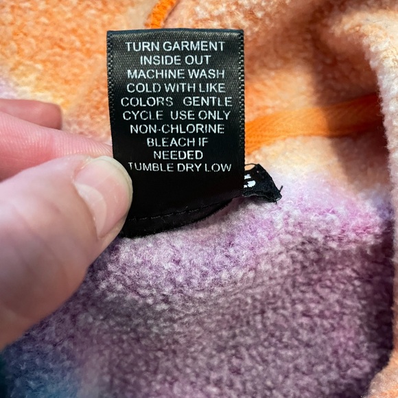 Hot Topic Colorful Tie-Dye Cold Shoulder Hoodie Size Medium - Picture 9 of 9